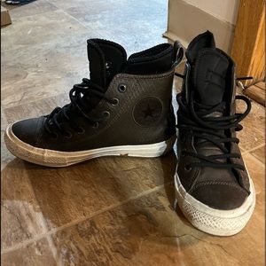 Converse chuck Taylors 2 high tops